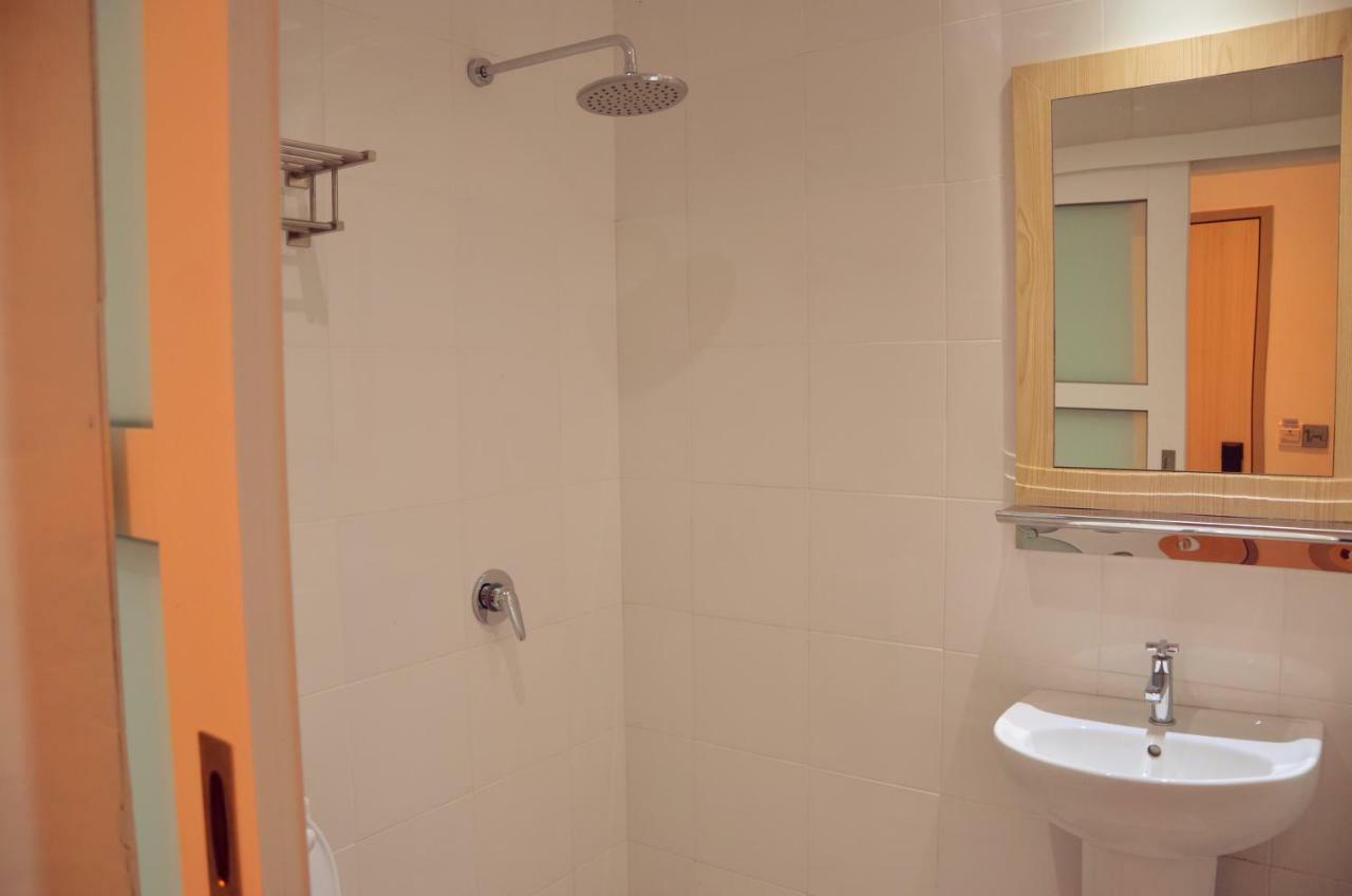 Hotel Jeti Tg Gemok Padang Endau Kültér fotó