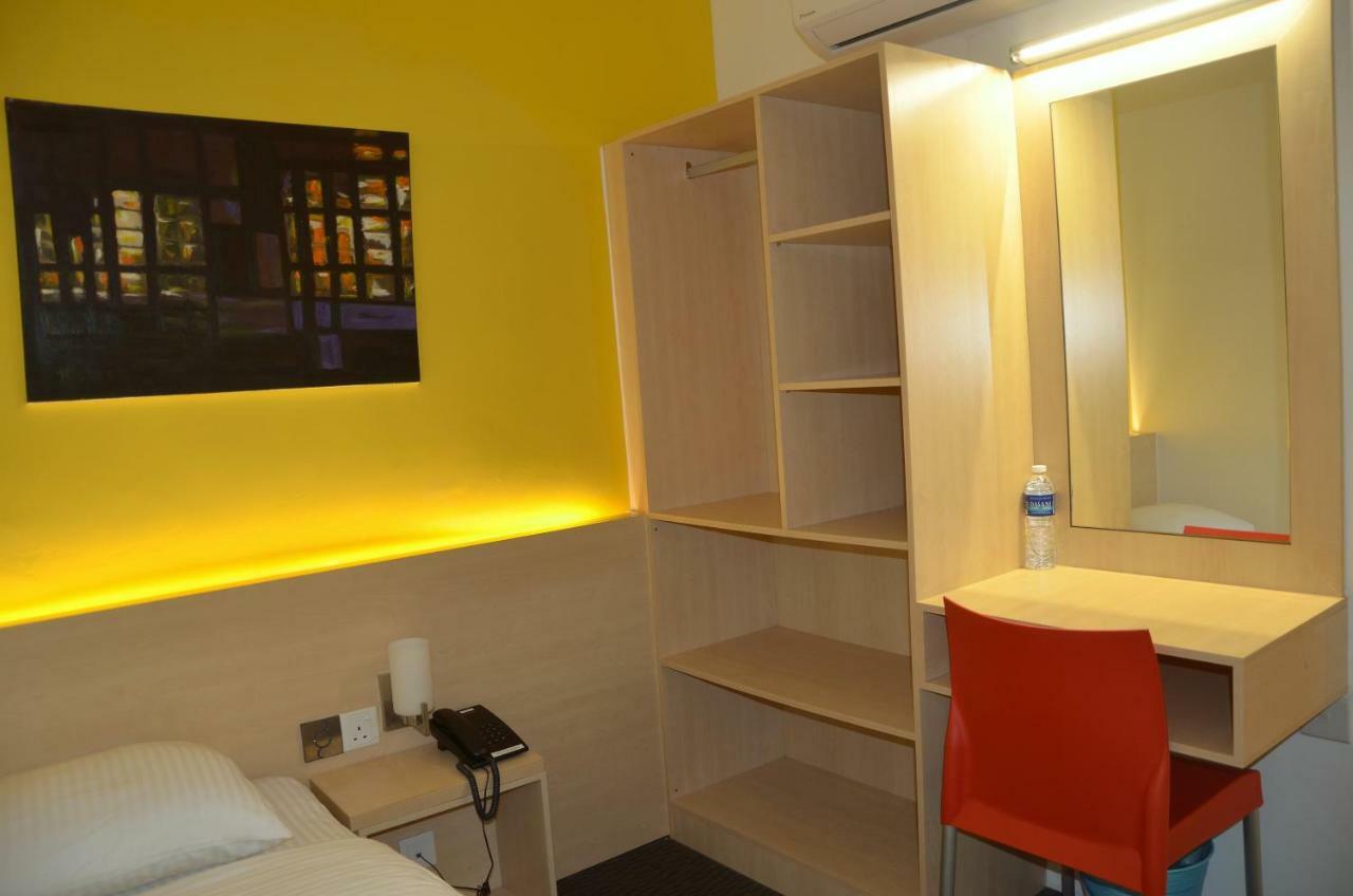 Hotel Jeti Tg Gemok Padang Endau Kültér fotó